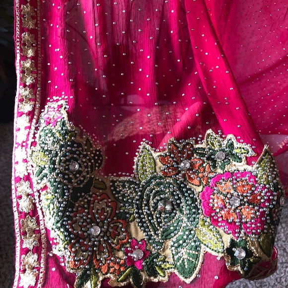 Paskistan Wedding Dress and Dupatta - Picture 8 of 8
